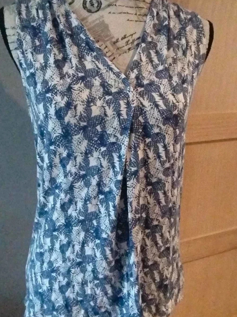Débardeur bleu/blanc, motif ananas, Caroll T36